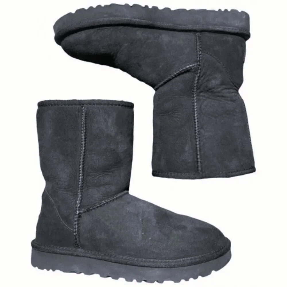 UGG Classic Short II Black Suede Ultra Lightweight Lined Pull-On Boot Size 8